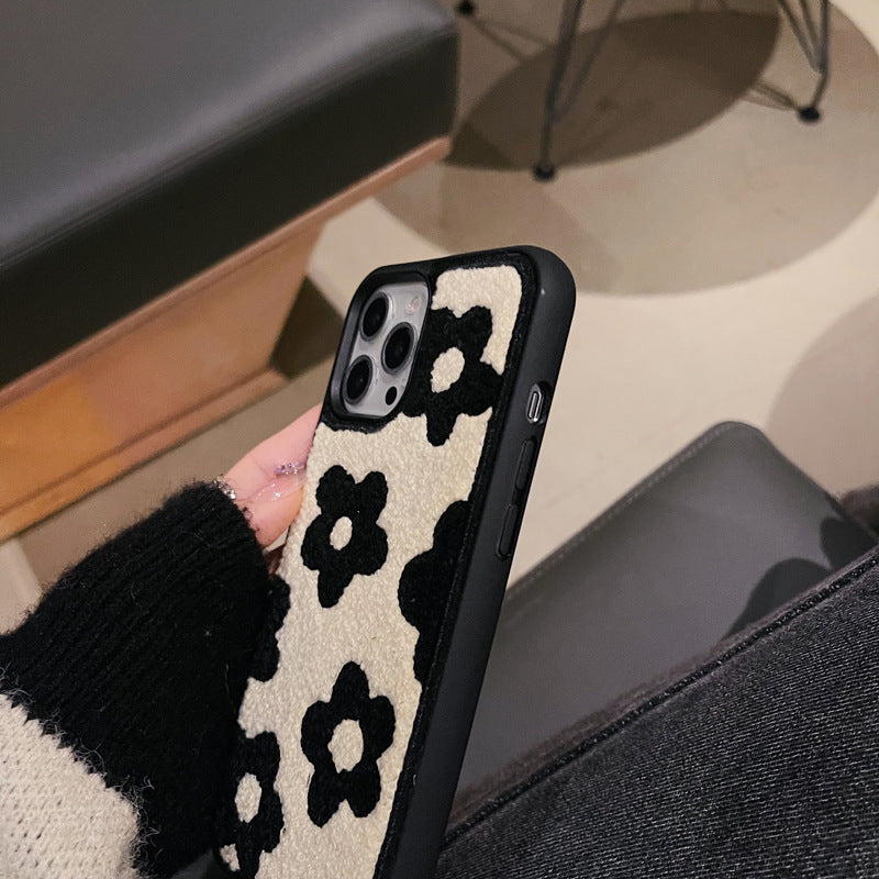 Plush Flowers Are Suitable For Ladies Phone Cases